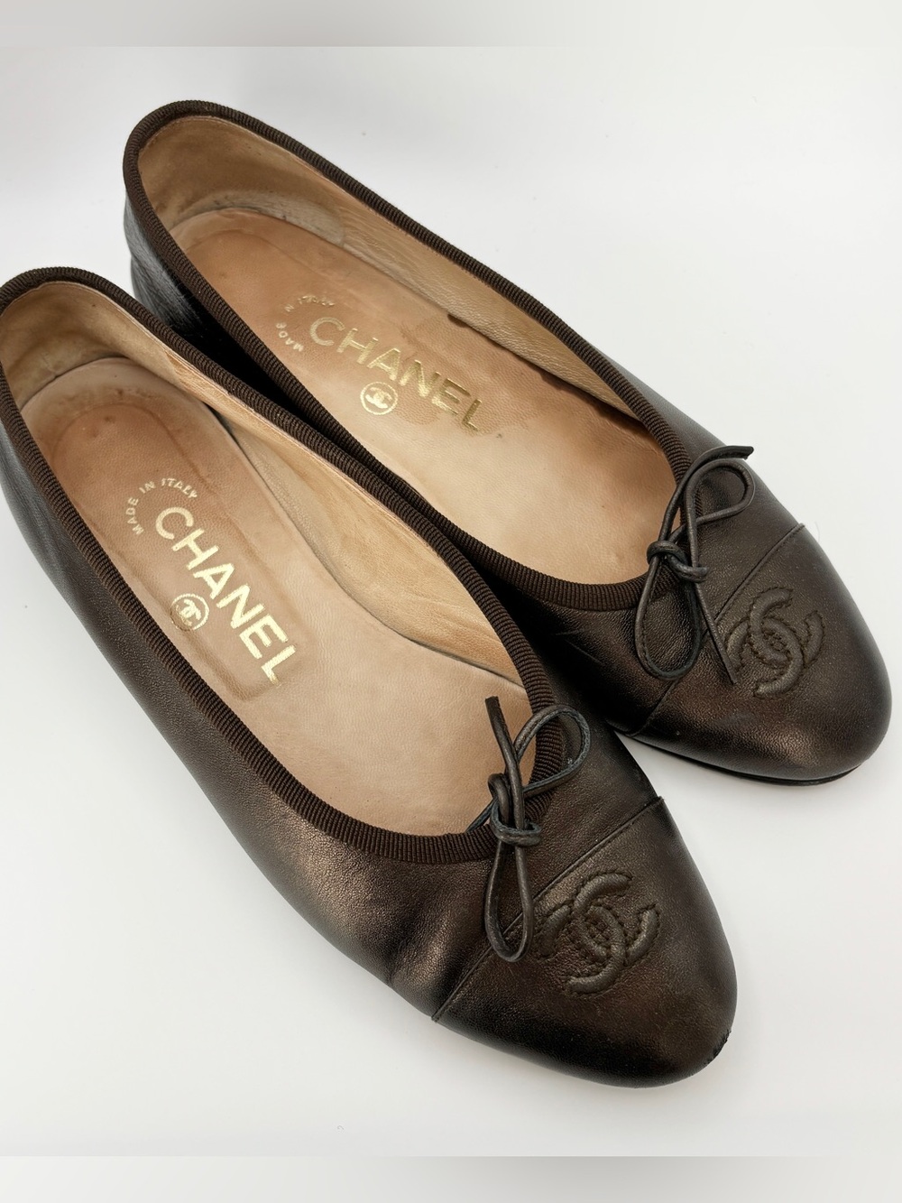 CHANEL Dark Brown Leather CC Ballet Flats
